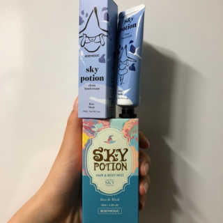 바디홀릭 스카이포션 바디미스트+스카이 클린 핸드크림 set — 3.5점을 준 리뷰어가 2018년 12월 올린 사용 사진