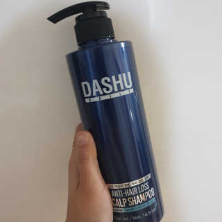 다슈코리아 다슈 단백질 한방 두피 골드 샴푸 500ml +샴푸브러쉬 — 5점을 준 리뷰어가 2020년 1월 올린 사용 사진