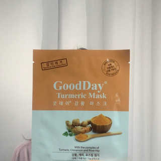 GoodDay Skincare GoodDay 강황 마스크 — 5점을 준 리뷰어가 2019년 5월 올린 사용 사진
