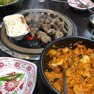 [두툼갈비] 두툼갈비 2인분 + 매콤치즈버섯 set — 4.67점을 준 리뷰어가 2018년 11월 올린 사용 사진