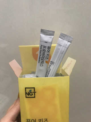 네츄럴굿띵스 퓨어 키즈 프로바이오틱스 60포 — 5점을 준 리뷰어가 2019년 5월 올린 사용 사진