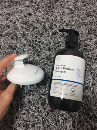 달리프 베러 퍼퓸 샴푸 1000ml 레이니데이 or 일랑로즈 — 5점을 준 리뷰어가 2018년 10월 올린 사용 사진
