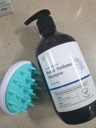 달리프 베러 퍼퓸 샴푸 1000ml 레이니데이 or 일랑로즈 — 5점을 준 리뷰어가 2020년 1월 올린 사용 사진