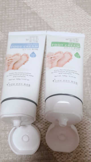 (주)에네스티 에네스티 수안수 실크스킨 풋크림 1+1 — 5점을 준 리뷰어가 2019년 10월 올린 사용 사진