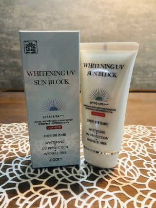 지고트 화이트닝 유브이 썬블럭 크림 70ml,1+1 — 5점을 준 리뷰어가 2019년 8월 올린 사용 사진