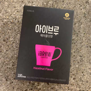 한국맥널티 아이브루 헤이즐넛향 100T — 5점을 준 리뷰어가 2019년 11월 올린 사용 사진