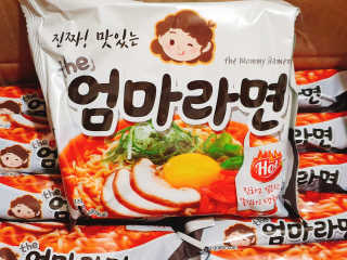 라면 그대로가 제일 맛있는 더엄마라면 — 5점을 준 리뷰어가 2019년 6월 올린 사용 사진