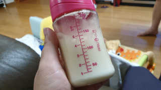 유비맘 PPSU 젖병 노꼭지_200ml_컬러 랜덤 발송 — 5점을 준 리뷰어가 2020년 1월 올린 사용 사진