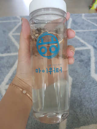ㅎㅎ마이워터 과일워터팩+전용보틀_레몬파인애플 — 5점을 준 리뷰어가 2018년 5월 올린 사용 사진