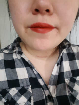 [블랙루즈] 에어 핏 벨벳 틴트 시즌2 中 택1+랜덤1 — 5점을 준 리뷰어가 2018년 10월 올린 사용 사진
