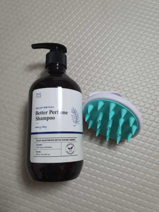 달리프 베러 퍼퓸 샴푸 1000ml 레이니데이 or 일랑로즈 — 5점을 준 리뷰어가 2020년 2월 올린 사용 사진