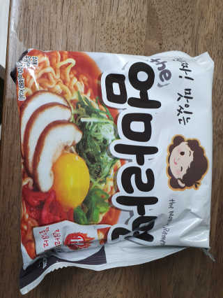 라면 그대로가 제일 맛있는 더엄마라면 — 5점을 준 리뷰어가 2019년 7월 올린 사용 사진