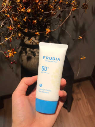 [후르디아] 혼합자차 선 에센스+톤업 선크림 2종 — 3점을 준 리뷰어가 2019년 6월 올린 사용 사진
