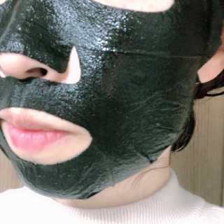 웰더마 차콜 블랙펄 하이드레이팅 앰플 마스크 — 4점을 준 리뷰어가 2019년 3월 올린 사용 사진