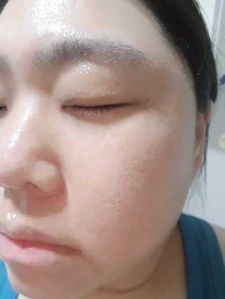 아미니 릴렉싱 페이셜 클렌징 오일 — 4.67점을 준 리뷰어가 2018년 7월 올린 사용 사진