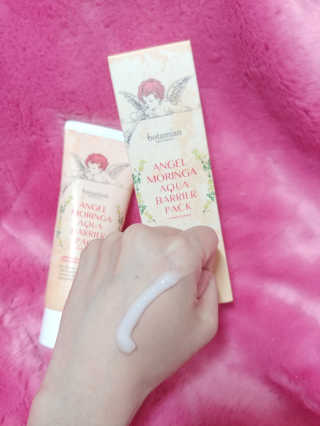보타미안  엔젤모링가 아쿠아베리어 팩 — 5점을 준 리뷰어가 2018년 5월 올린 사용 사진