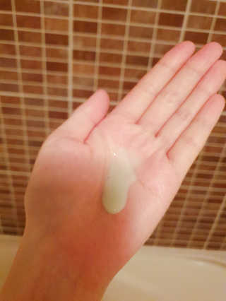 셀리본 하수오 내츄럴 프리벤션 탈모관리 샴푸 300ml — 4.5점을 준 리뷰어가 2019년 11월 올린 사용 사진