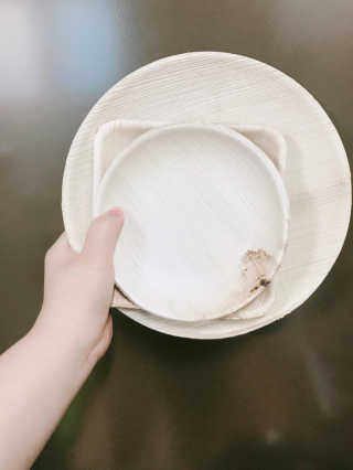 본플라 친환경 야자나무잎 접시 — 5점을 준 리뷰어가 2018년 9월 올린 사용 사진