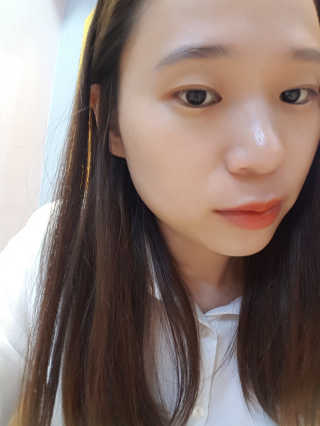 터치인솔 프리티필터 쉬폰 벨벳 립틴트 — 5점을 준 리뷰어가 2018년 10월 올린 사용 사진
