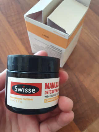 SWISSE 스위스 마누카 허니 디톡시파잉 페이셜 마스크 — 1점을 준 리뷰어가 2020년 1월 올린 사용 사진