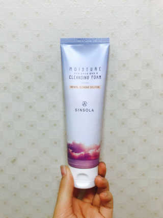신소라 코스메틱 SINSOLA COSMETIC 신소라 모이스춰 클렌징폼 — 5점을 준 리뷰어가 2017년 11월 올린 사용 사진