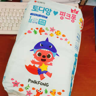 LG생활건강 토디앙 핑크퐁 팬티형 기저귀 — 5점을 준 리뷰어가 2017년 4월 올린 사용 사진