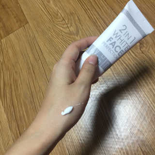 피움 스킨바리스타 2in1 화이트 페이스 퍼펙션 50ml — 4.67점을 준 리뷰어가 2018년 11월 올린 사용 사진