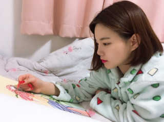 DNA디자인스튜디오 데코폴리 스티커 컬러링 북 — 5점을 준 리뷰어가 2019년 4월 올린 사용 사진