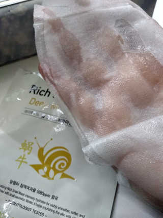 마더메이드 마더 메이드 딥 모이스춰 라이징 리치 스 네일 마스크 10PC — 5점을 준 리뷰어가 2019년 5월 올린 사용 사진