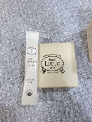 [하우투잇] 뤼에르 쿠르브 블랙 10ml x 30포 총 300ml — 3.5점을 준 리뷰어가 2020년 3월 올린 사용 사진