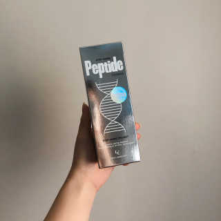 W.피부연구소 스탑에이징 펩타이드 에센스 — 3.83점을 준 리뷰어가 2018년 11월 올린 사용 사진