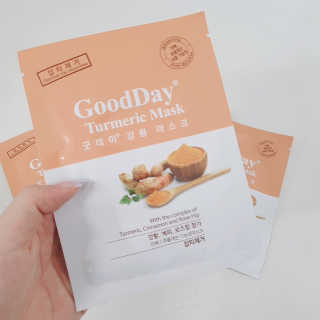 GoodDay Skincare GoodDay 강황 마스크 — 5점을 준 리뷰어가 2019년 9월 올린 사용 사진