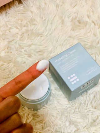 베니테이블 [바르는 유산균] 하이드레이팅 크림 — 4.5점을 준 리뷰어가 2020년 3월 올린 사용 사진
