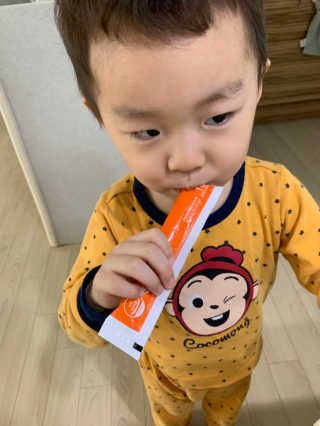 에이토솔루션 비타민D 젤리 스틱 — 3.5점을 준 리뷰어가 2019년 3월 올린 사용 사진