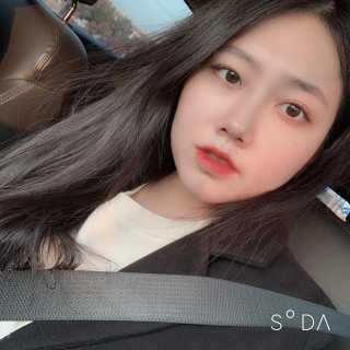 [블랙루즈] 에어 핏 벨벳 틴트3 택1+랜덤1 — 4점을 준 리뷰어가 2019년 3월 올린 사용 사진