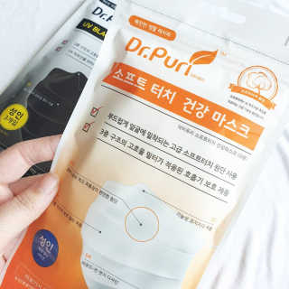 [닥터퓨리] 소프트터치 건강 + UV 블랙스타일 마스크 — 5점을 준 리뷰어가 2019년 4월 올린 사용 사진