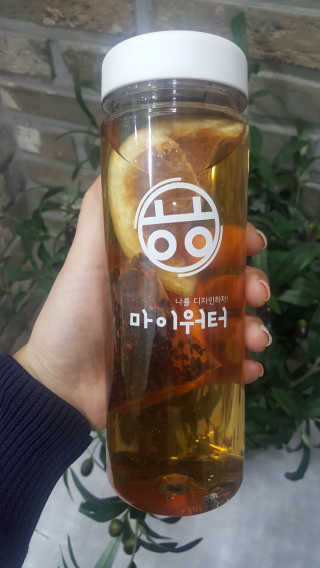 ㅎㅎ마이워터 과일워터팩+전용보틀_레몬파인애플 — 5점을 준 리뷰어가 2017년 11월 올린 사용 사진
