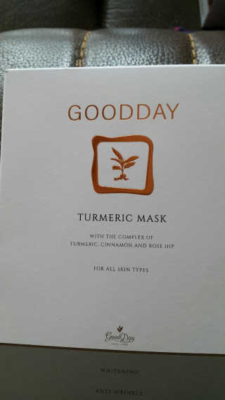 GoodDay Skincare GoodDay 강황 마스크 — 4점을 준 리뷰어가 2020년 1월 올린 사용 사진