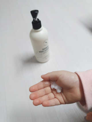 (주)에네스티 내추럴 촉촉  오트밀 바디로션 500ml — 5점을 준 리뷰어가 2019년 11월 올린 사용 사진