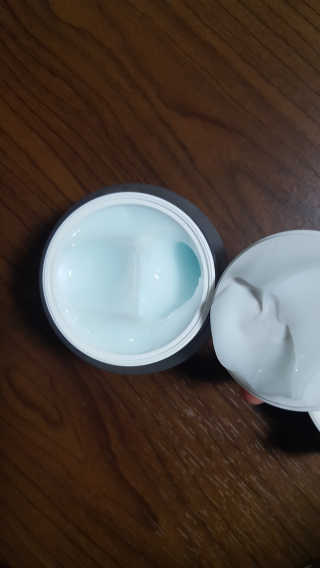 포렌코즈 아쿠아 커넥션 크림 — 4점을 준 리뷰어가 2017년 8월 올린 사용 사진