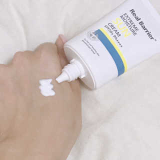 리얼베리어 익스트림 모이스처 선크림 SPF50+ PA++++ — 5점을 준 리뷰어가 2019년 4월 올린 사용 사진