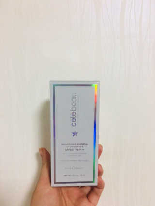 셀레뷰 브라이트닝 에센셜 UV프로텍터 SPF 50+ PA++++ — 4.67점을 준 리뷰어가 2017년 12월 올린 사용 사진