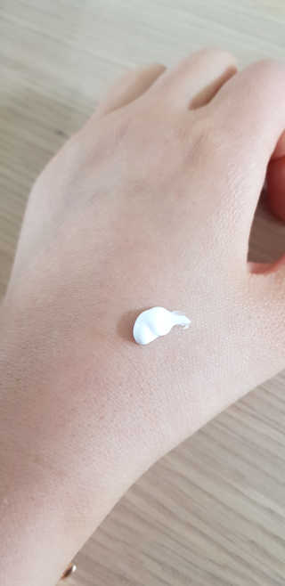 메이메리 쓰리이펙츠 모이스처 톤업크림 50ml — 4점을 준 리뷰어가 2020년 1월 올린 사용 사진