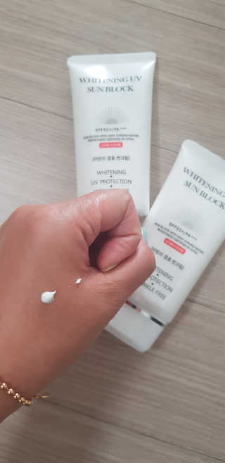지고트 화이트닝 유브이 썬블럭 크림 70ml,1+1 — 4.5점을 준 리뷰어가 2019년 5월 올린 사용 사진