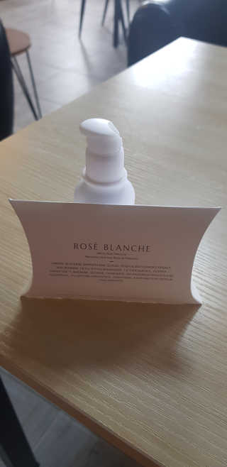 ROSE BLANCHE 로제블랑쉐 인텐시브 수딩 세럼 — 5점을 준 리뷰어가 2019년 7월 올린 사용 사진