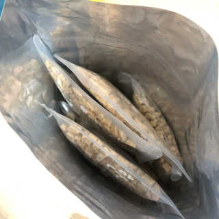 [펫토리아] 맛도 영양도 BEST 한끼뚝딱 강아지 사료 — 5점을 준 리뷰어가 2018년 12월 올린 사용 사진