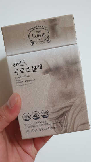 [하우투잇] 뤼에르 쿠르브 블랙 10ml x 30포 총 300ml — 3점을 준 리뷰어가 2020년 3월 올린 사용 사진