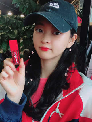 릴리바이레드 쥬시라이어 워터틴트 02 체리 크러쉬인 척 — 4.5점을 준 리뷰어가 2020년 3월 올린 사용 사진