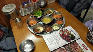 [동네맛집족발] 4개 족발 중 택1 — 5점을 준 리뷰어가 2019년 12월 올린 사용 사진