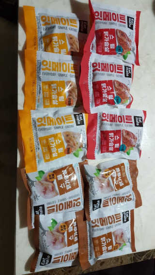 개근질마트 잇메이트 스팀 닭가슴살 혼합 1kg — 5점을 준 리뷰어가 2019년 11월 올린 사용 사진